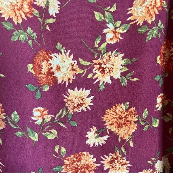 3 for $30! Forever 21 floral tank top - Picture 6 of 8